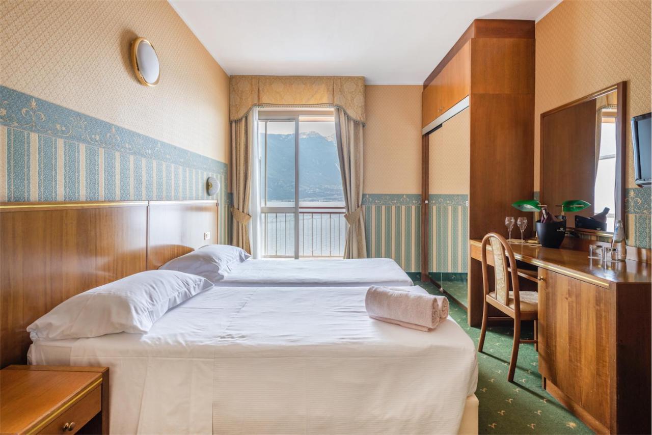 Classic Room with Lake View,1589253795:JPEG