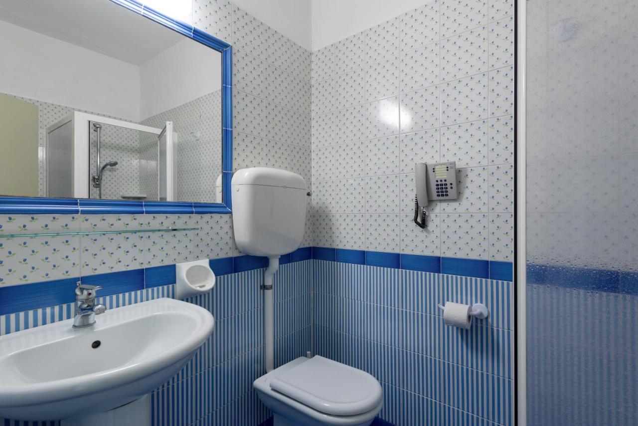 Standard Twin Room,1274677021:JPEG